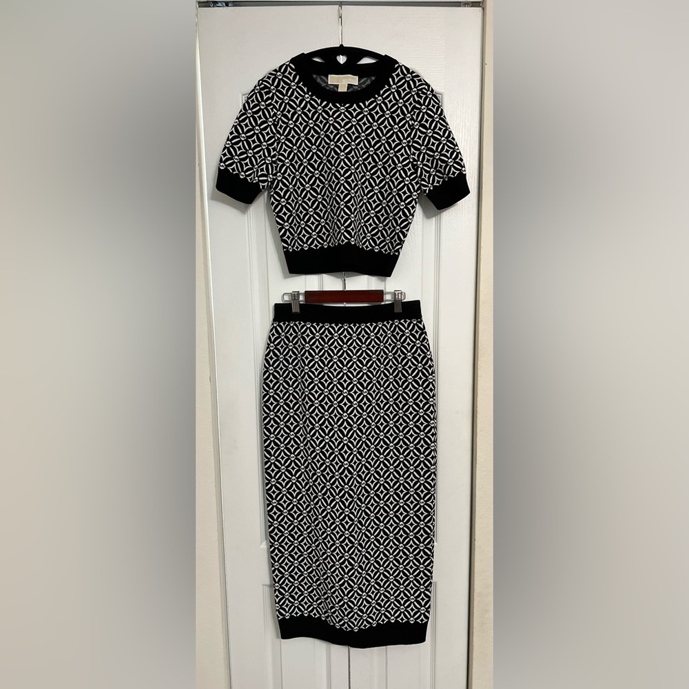Michael Kors Monochrome Patterned Skirt Set